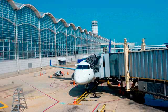 DCA Airport is a hub for American Airlines.